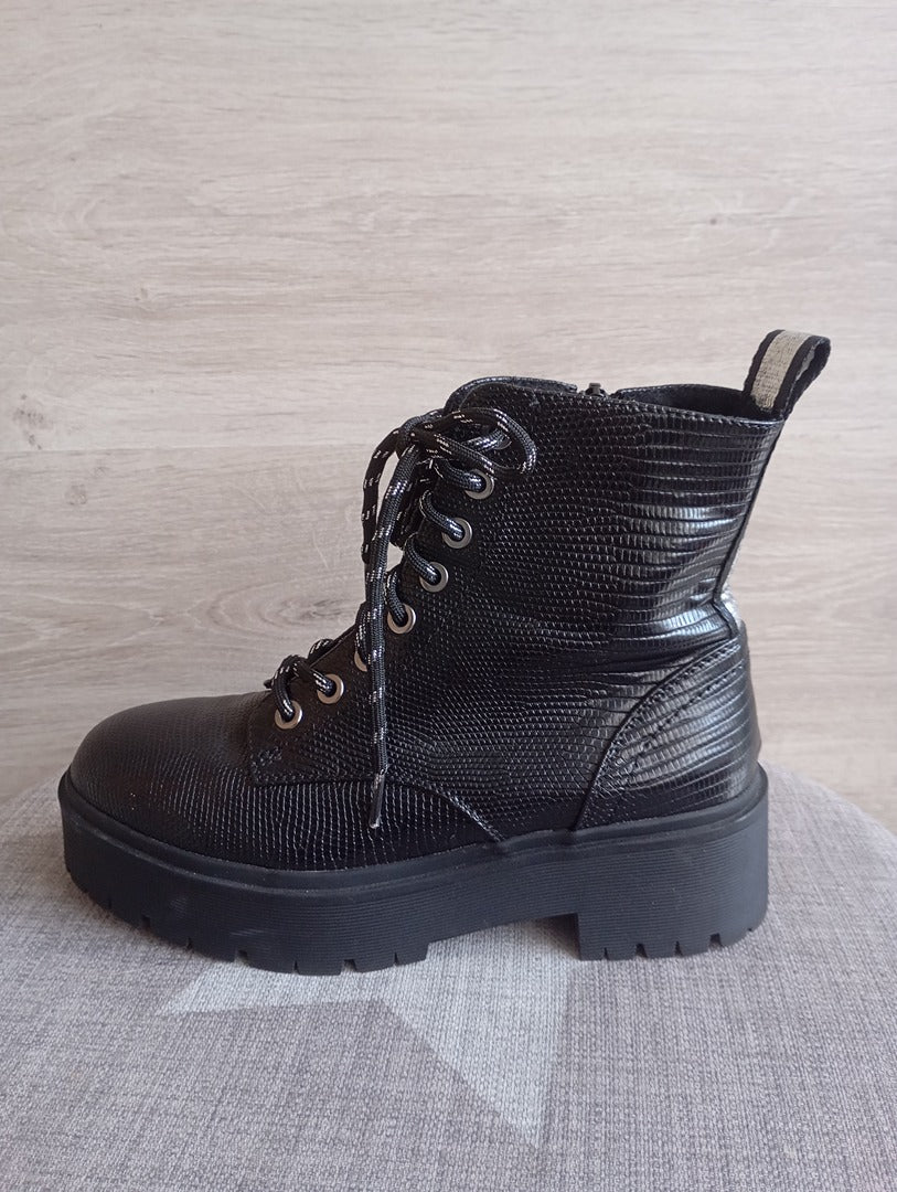 Superbes Bottines chaussures femme/fille Bullboxer taille 36 noires neuves style croco