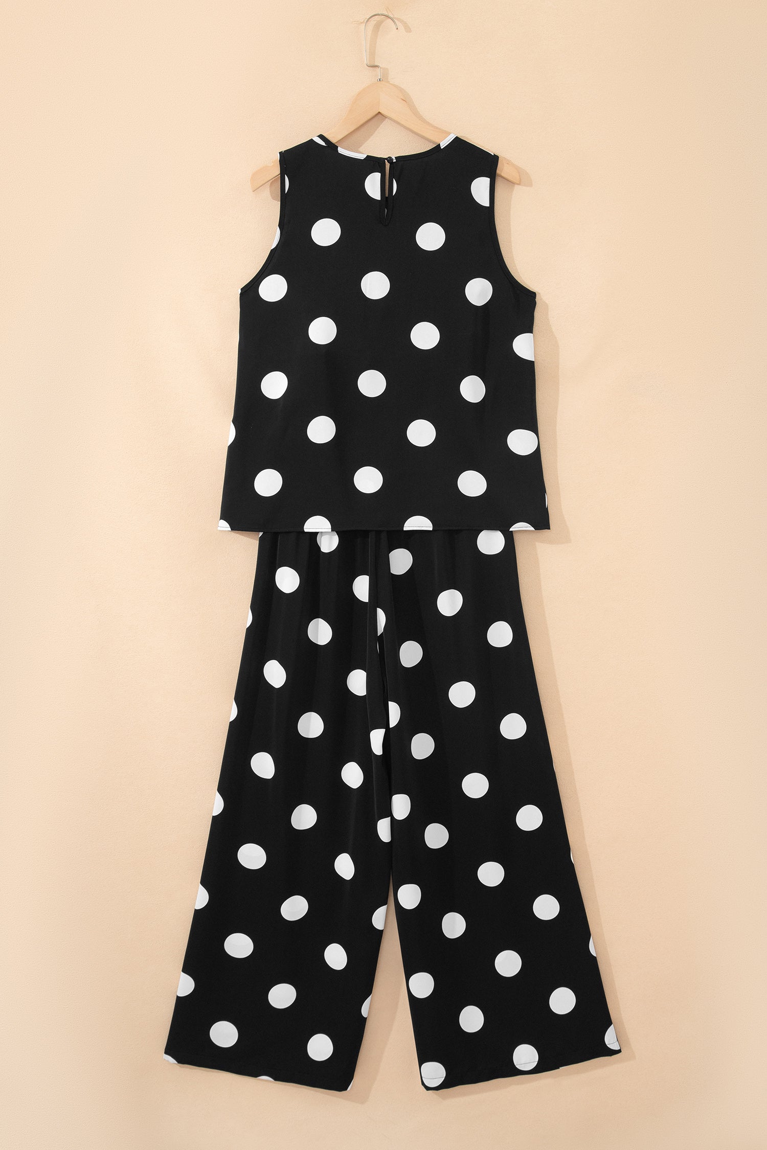 Ensemble deux pièces à pois noirs — débardeur plissé col rond et pantalon jambes larges