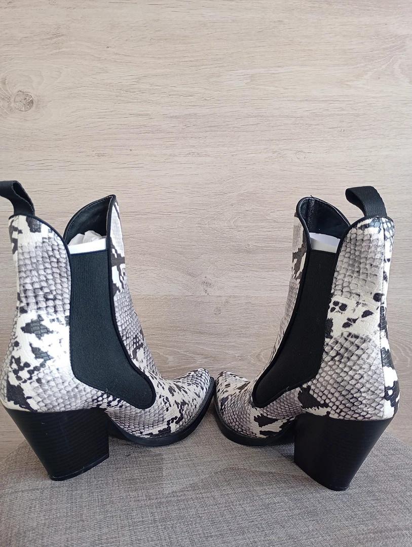 Jolies bottines Zara pointues imprimé pyton taille 39 - blanc/noir/gris - très bon état