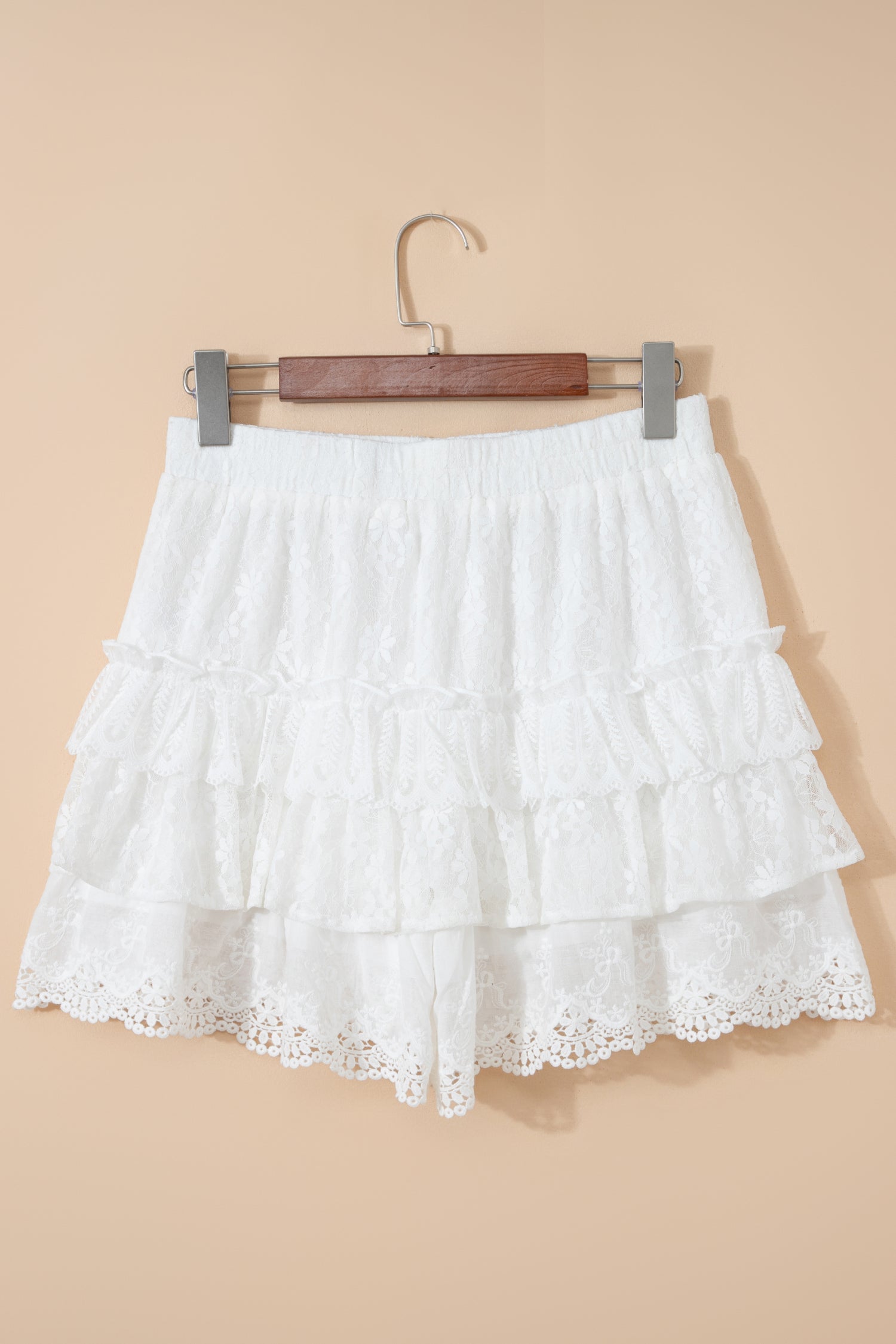 Shorty en dentelle à volants étagés — blanc, taille haute élastique
