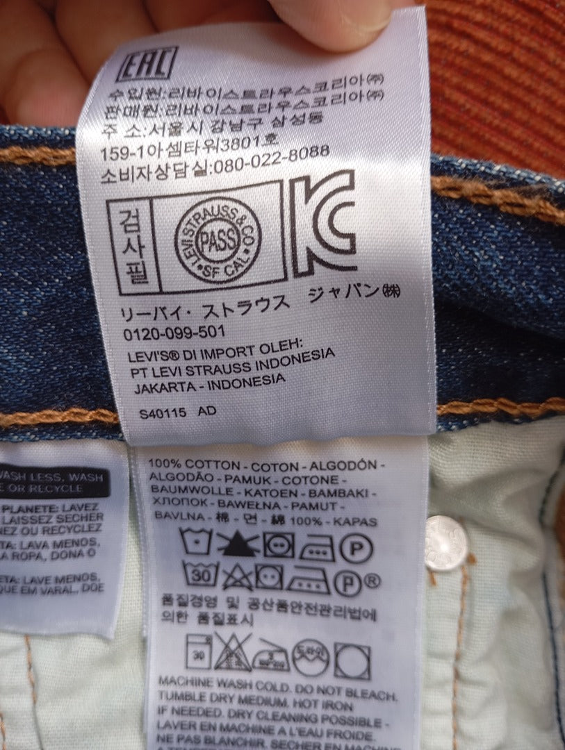 Super short en jean Levi's 501 taille S - Bleu en super état - W26