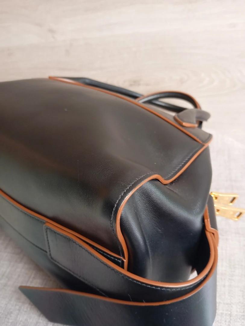 Sac à main Prada bandoulière - cuir - noir et marron - modèle Top Handle Vintage , collection Vitello Phoenix de Prada