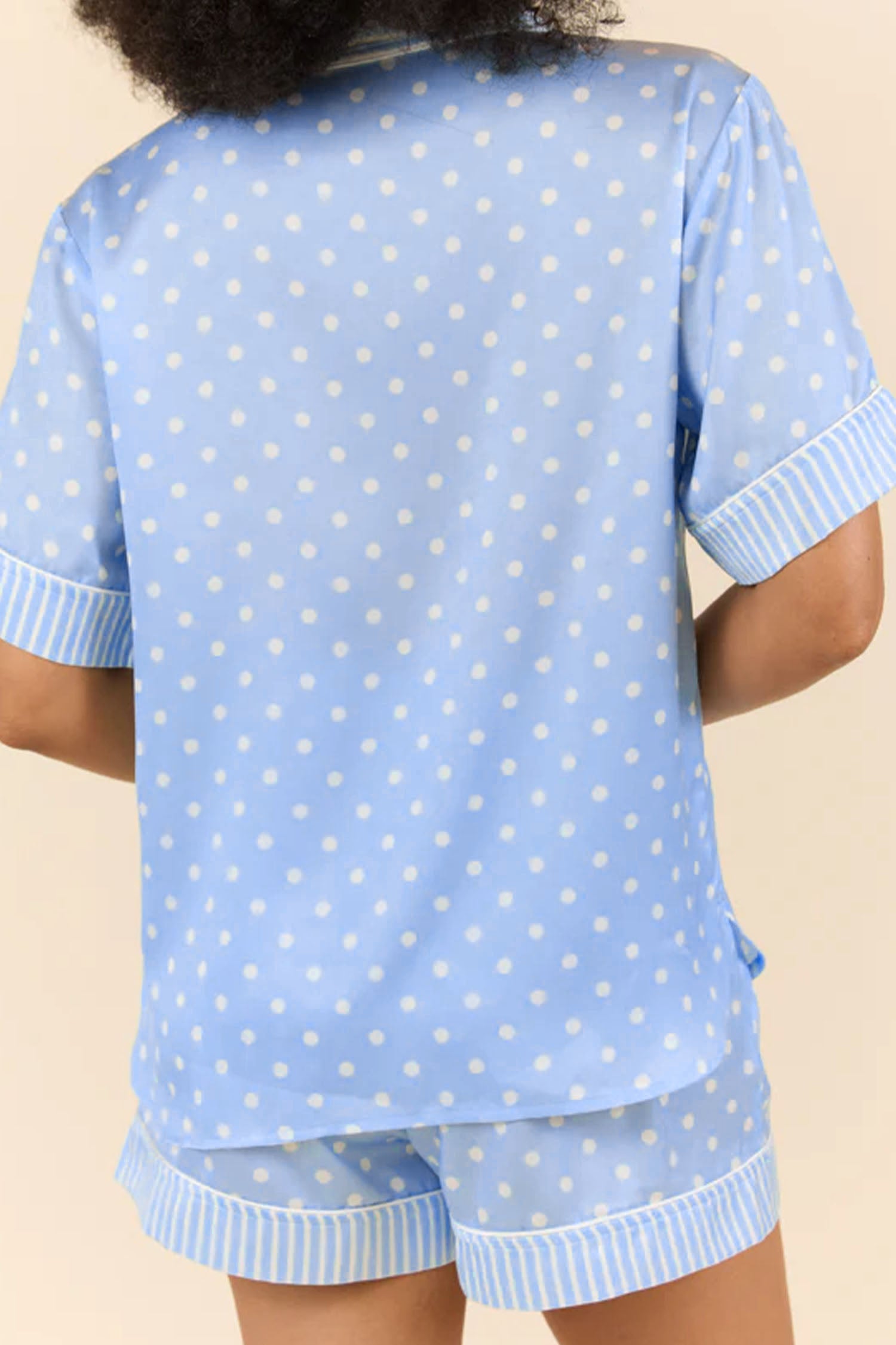 Ensemble pyjama court à pois bleu ciel