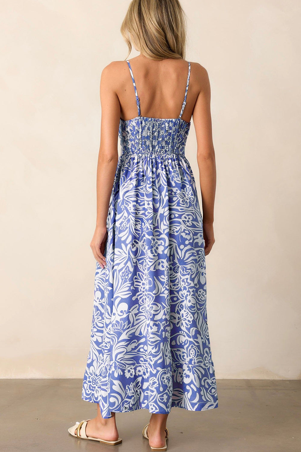 Robe maxi bleu ciel à fleurs — Bretelles spaghetti & taille haute