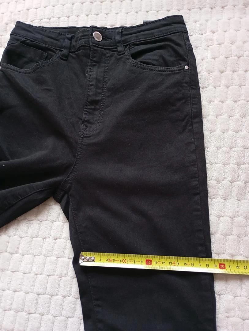 Joli pantalon noir skinny Stradivarius taille M