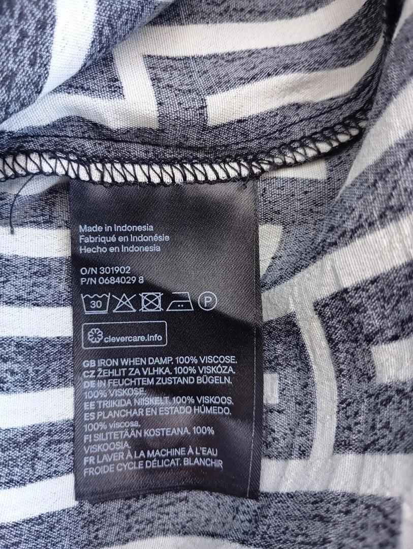 Belle blouse manches courtes H&m taille Xs - Noir/blanc - 100% viscose avec motifs