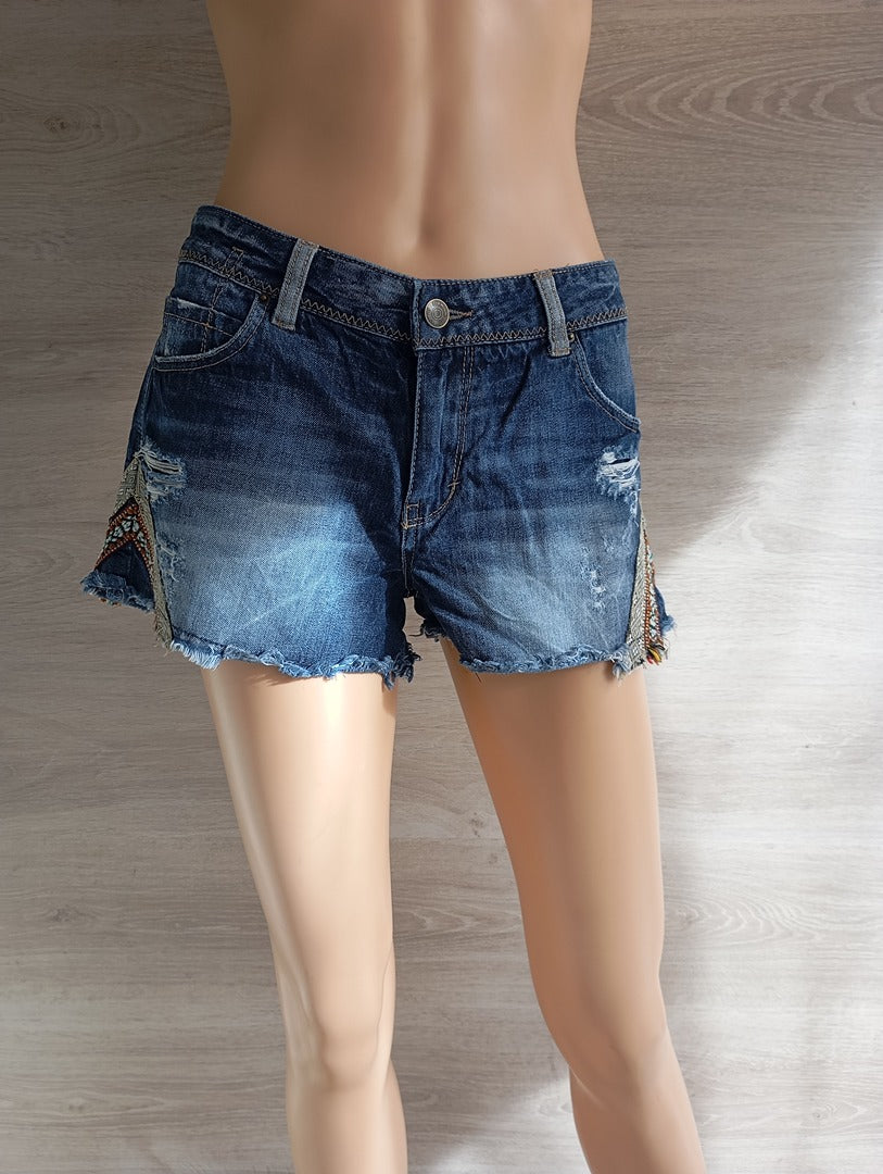 Joli short en jean Stradivarius taille S - Bleu en Très bon état