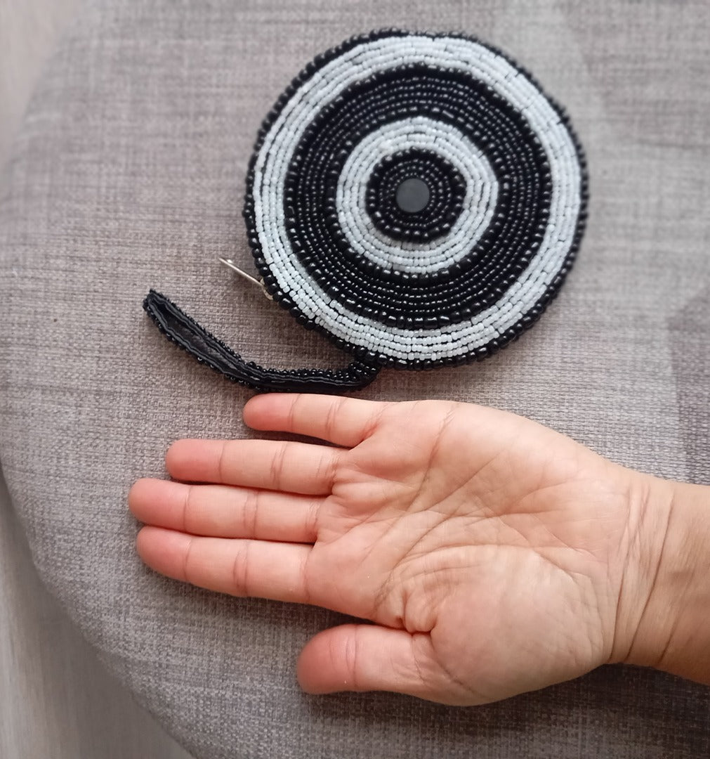 Porte monnaie perles femme - Noir et blanc - très bon état - rond