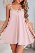 Robe nuisette à bretelles fines en dentelle rose clair