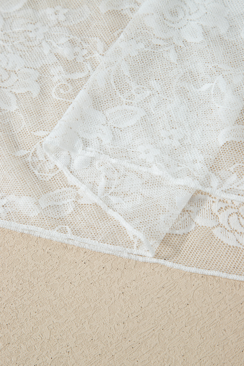 Top en Dentelle Florale Blanc — Manches Longues & Col Montant Grande Taille