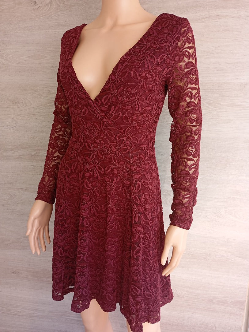 Robe Vila - M - Bordeaux - Très bon état - manches longues - Dentelle
