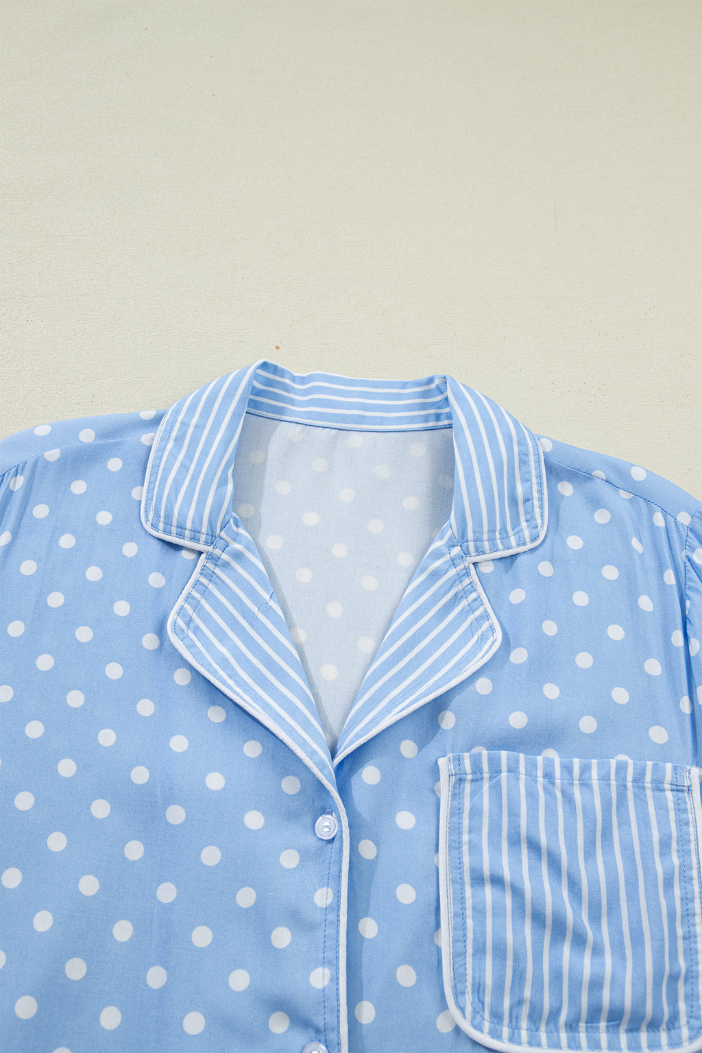 Ensemble pyjama court à pois bleu ciel