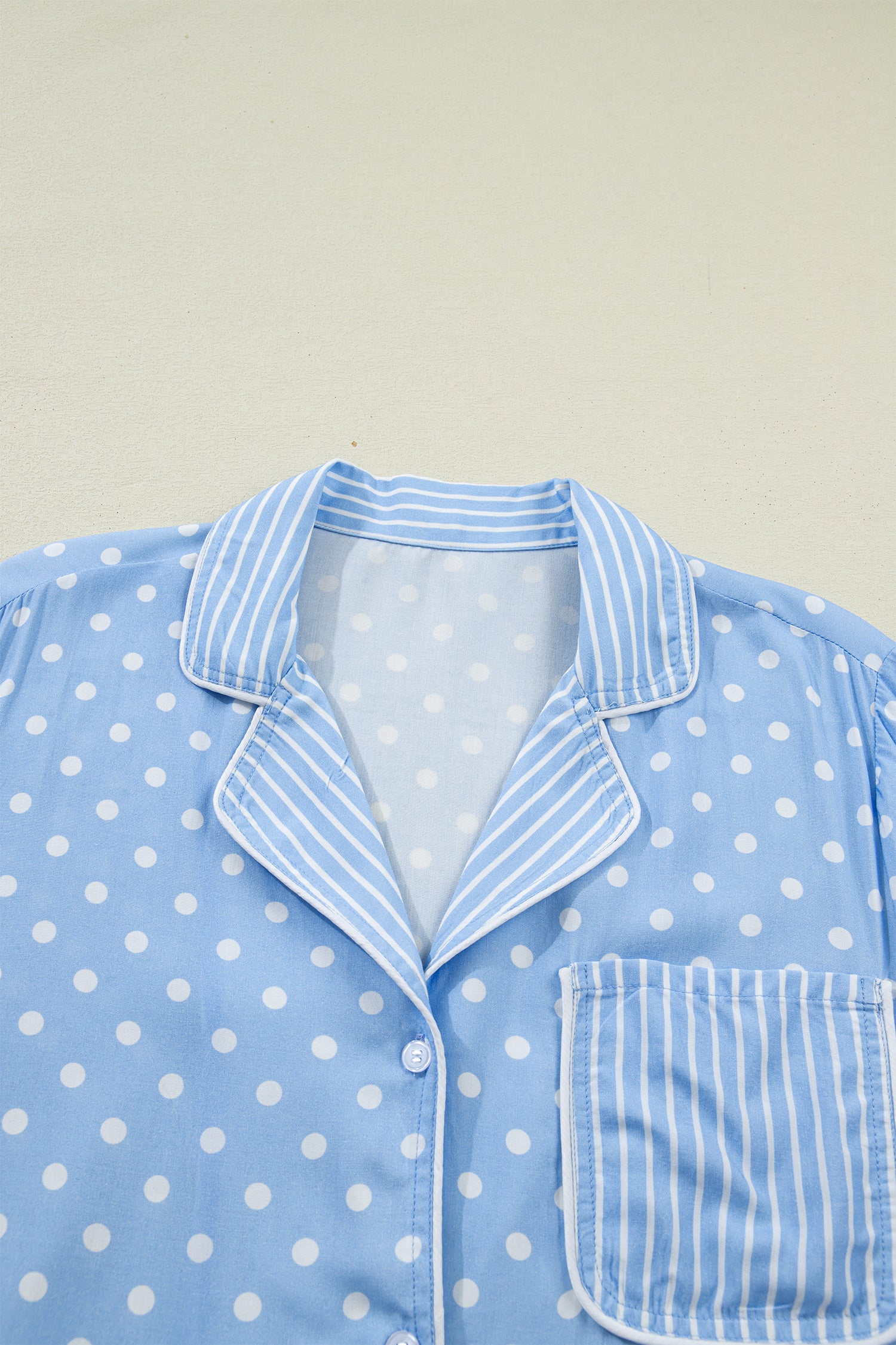 Ensemble pyjama court à pois bleu ciel