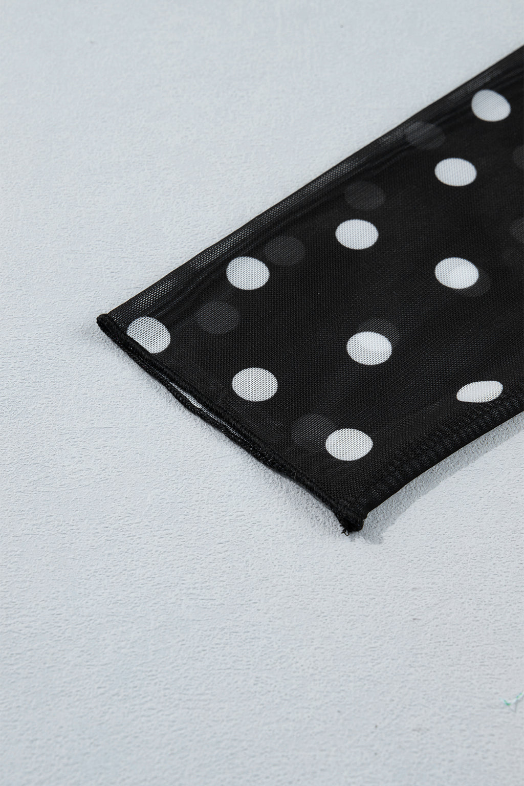 Haut en Maille à Pois Noir — Col Montant & Manches Longues Transparentes Grande Taille