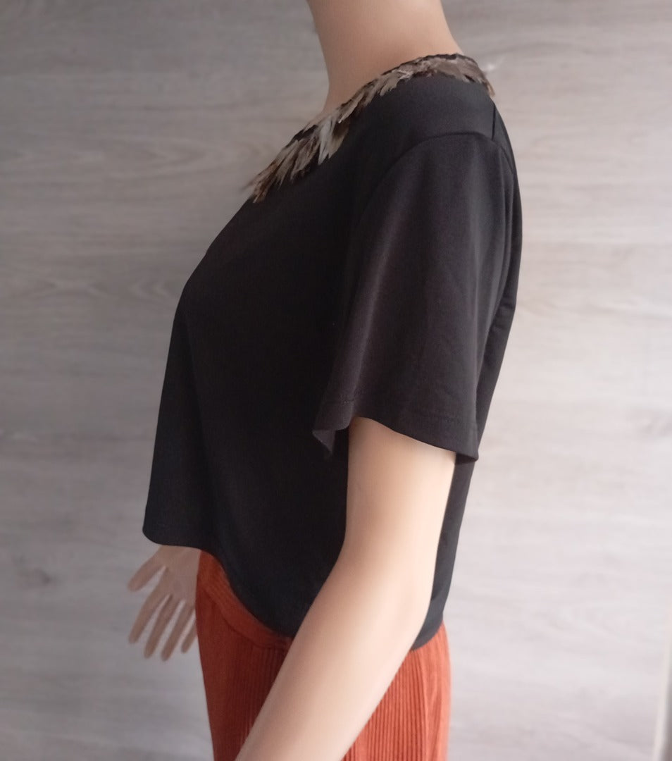 Top - tee shirt - blouse femme avec plumes Jijil taille 40 - noir - très bon état - manches courtes