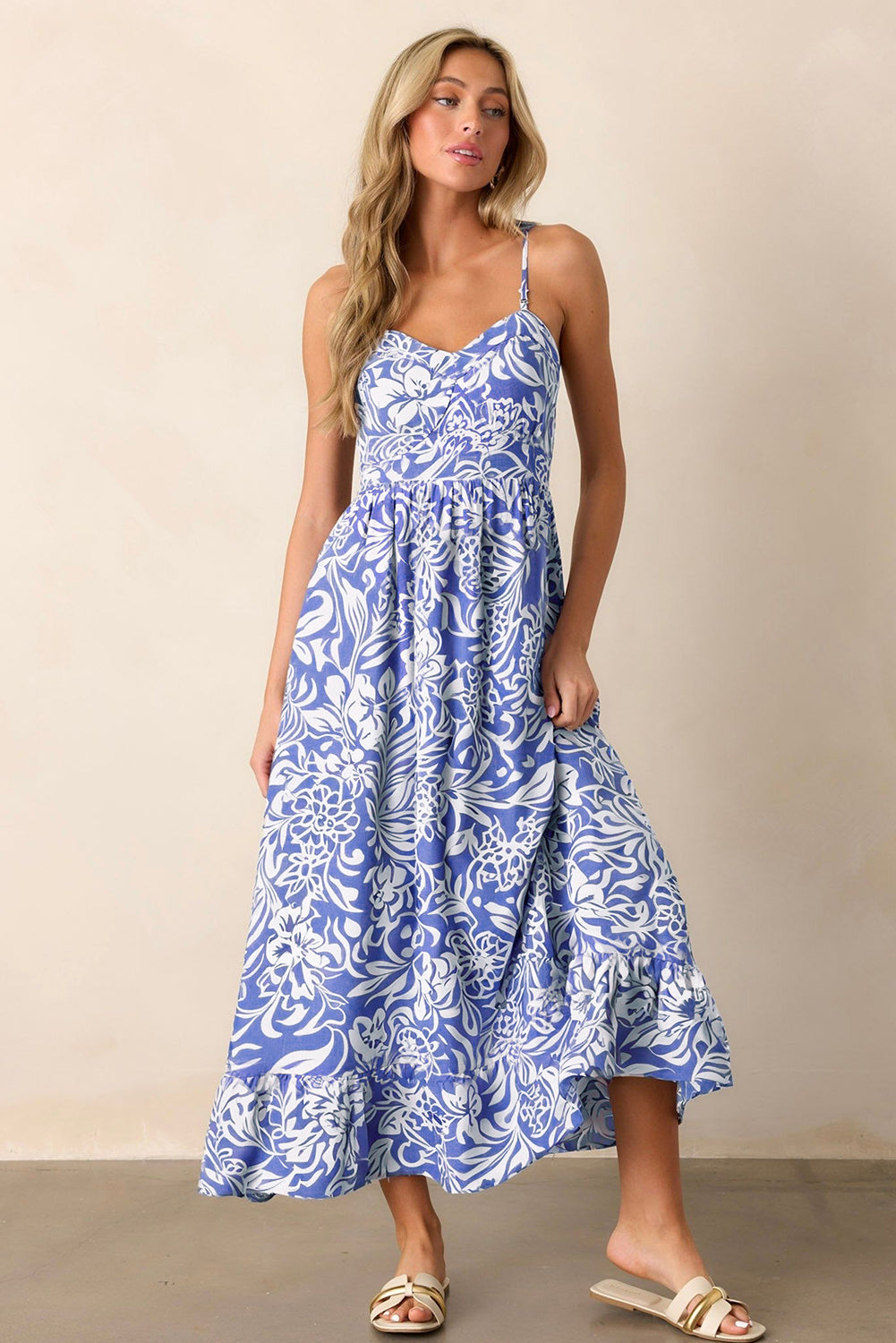Robe maxi bleu ciel à fleurs — Bretelles spaghetti & taille haute