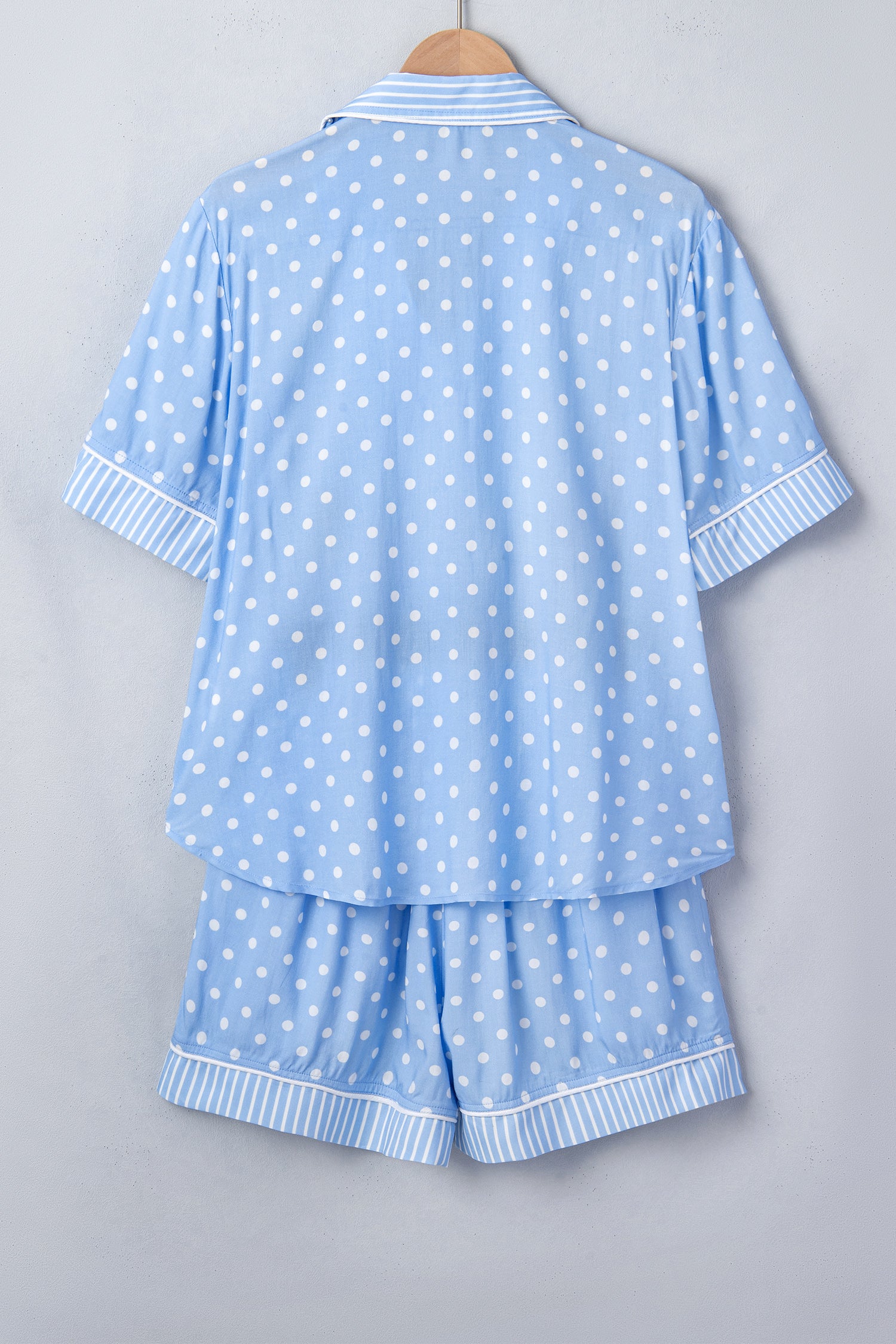Ensemble pyjama court à pois bleu ciel