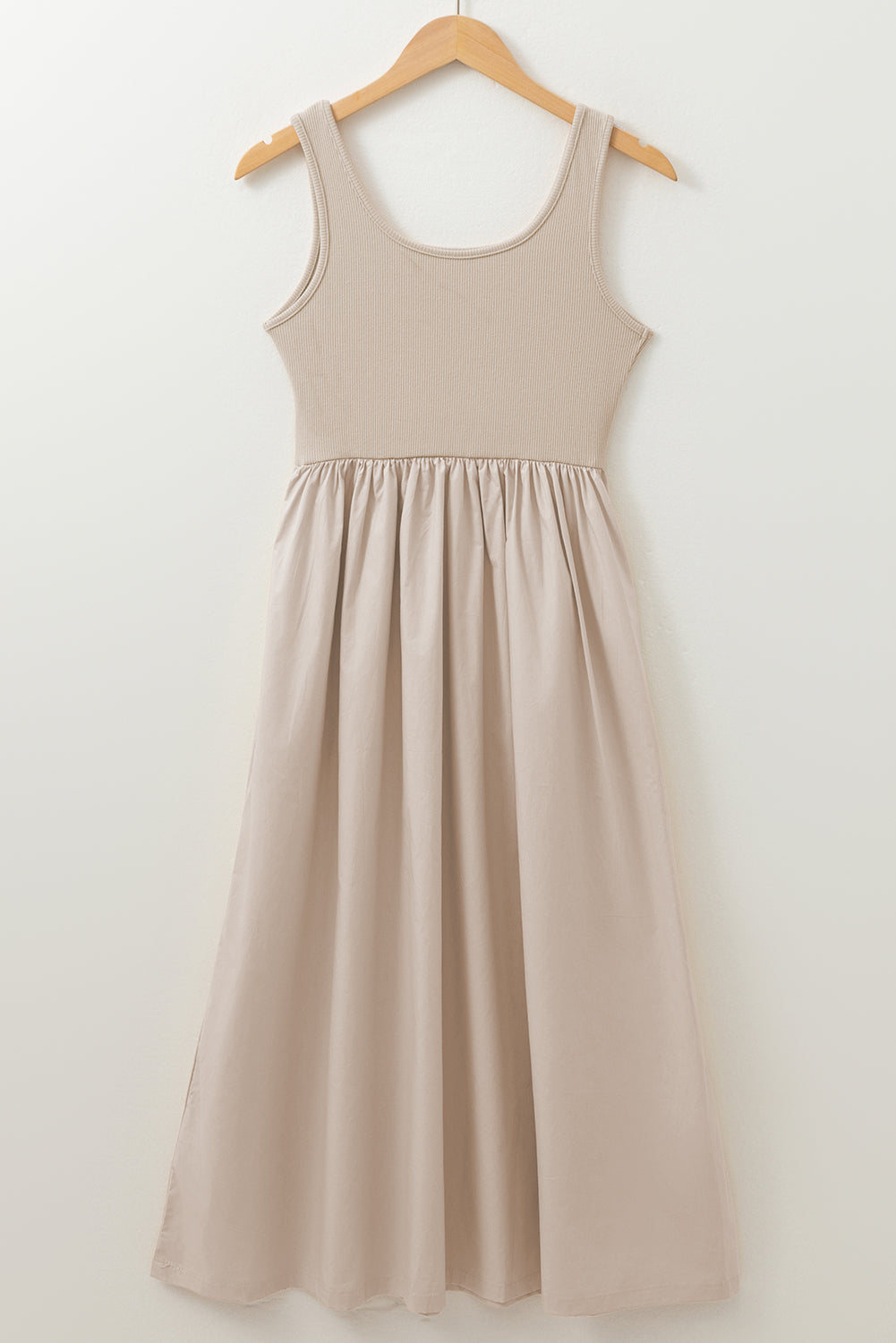 Robe Midi Beige Sans Manches — Haut Côtelé et Jupe Plissée
