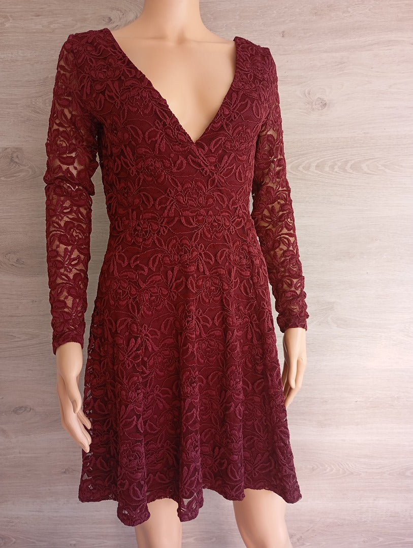 Robe Vila - M - Bordeaux - Très bon état - manches longues - Dentelle