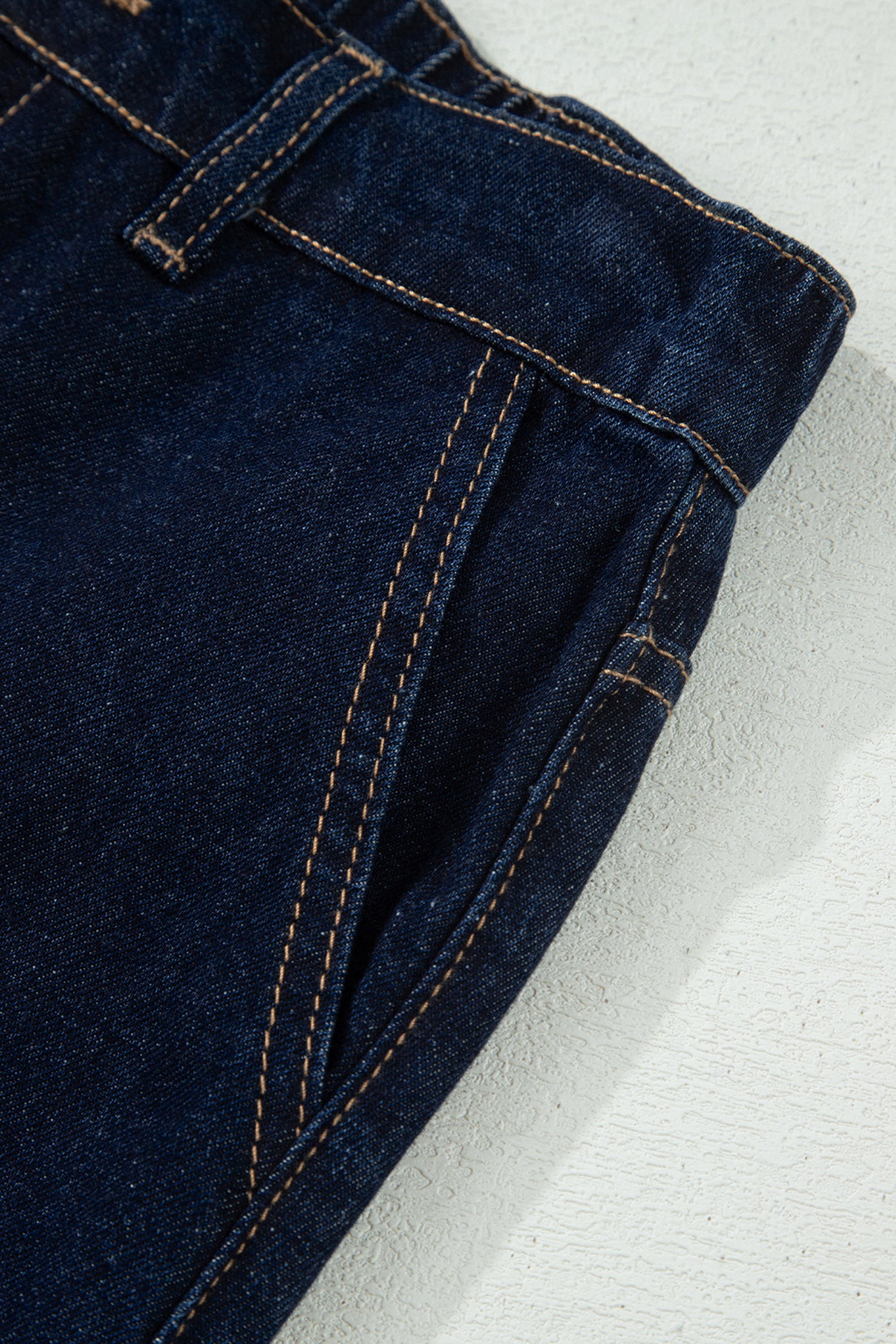Short en jean à bordure festonnée — Bleu marine