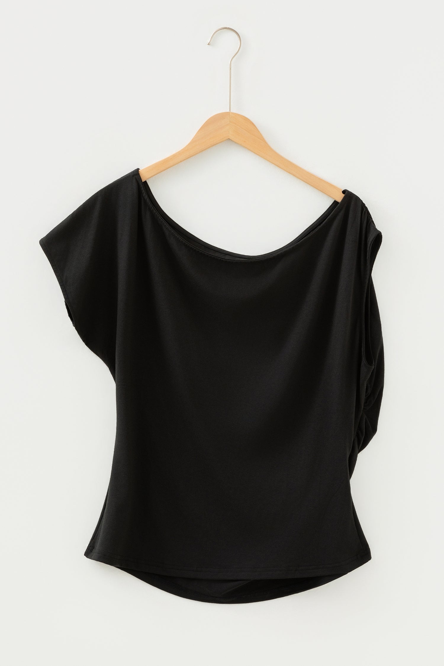 Top Grande Taille Col Asymétrique — 5 Coloris