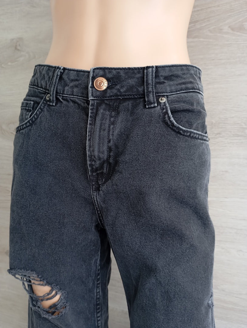 Jean déchiré H&m Divided - 34 - Noir délavé - Très bon état