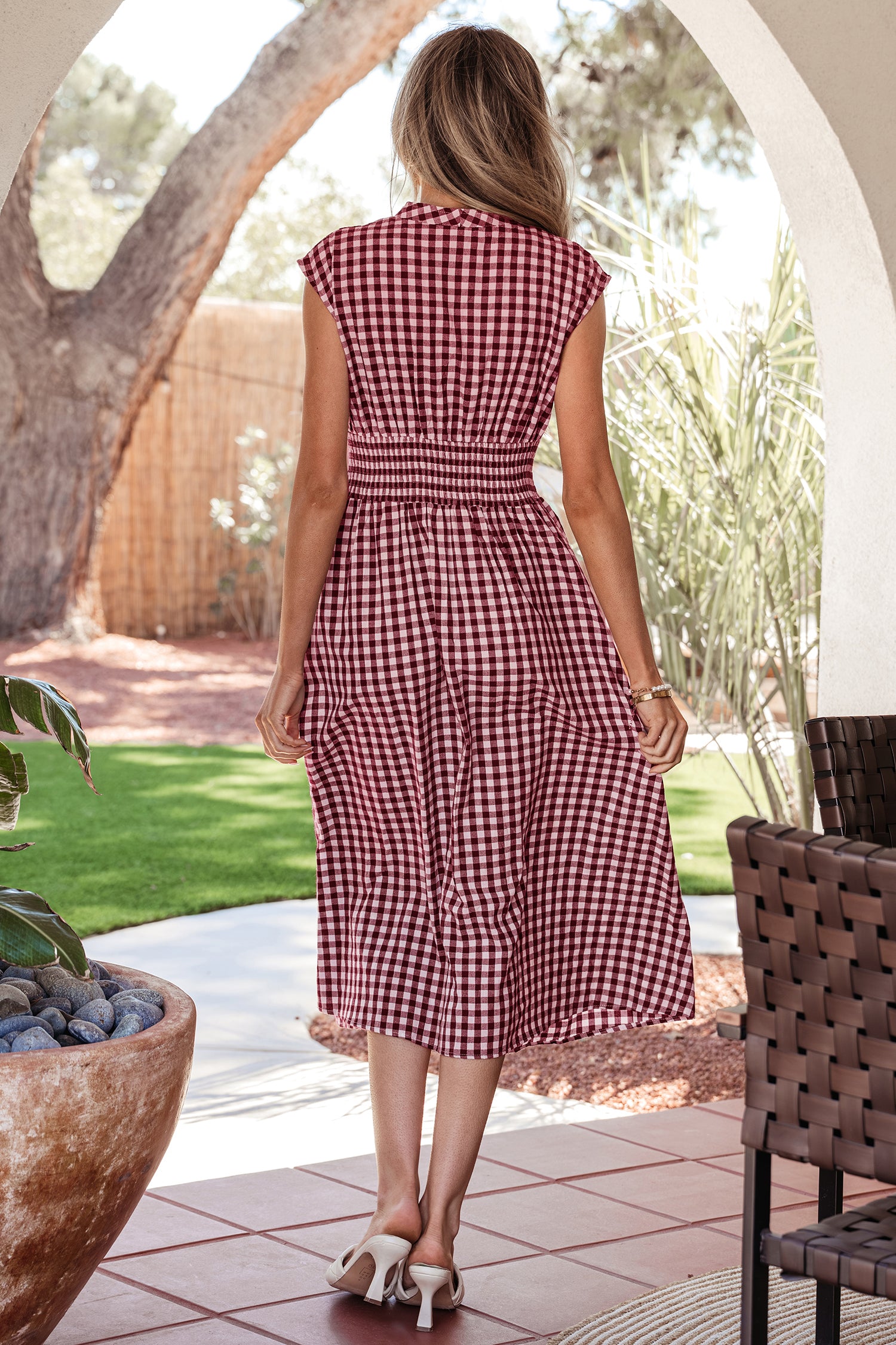 Robe maxi sans manches à imprimé vichy café — Fermeture éclair & taille cinée