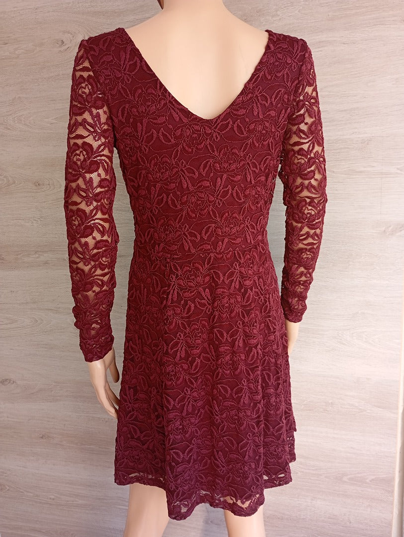 Robe Vila - M - Bordeaux - Très bon état - manches longues - Dentelle