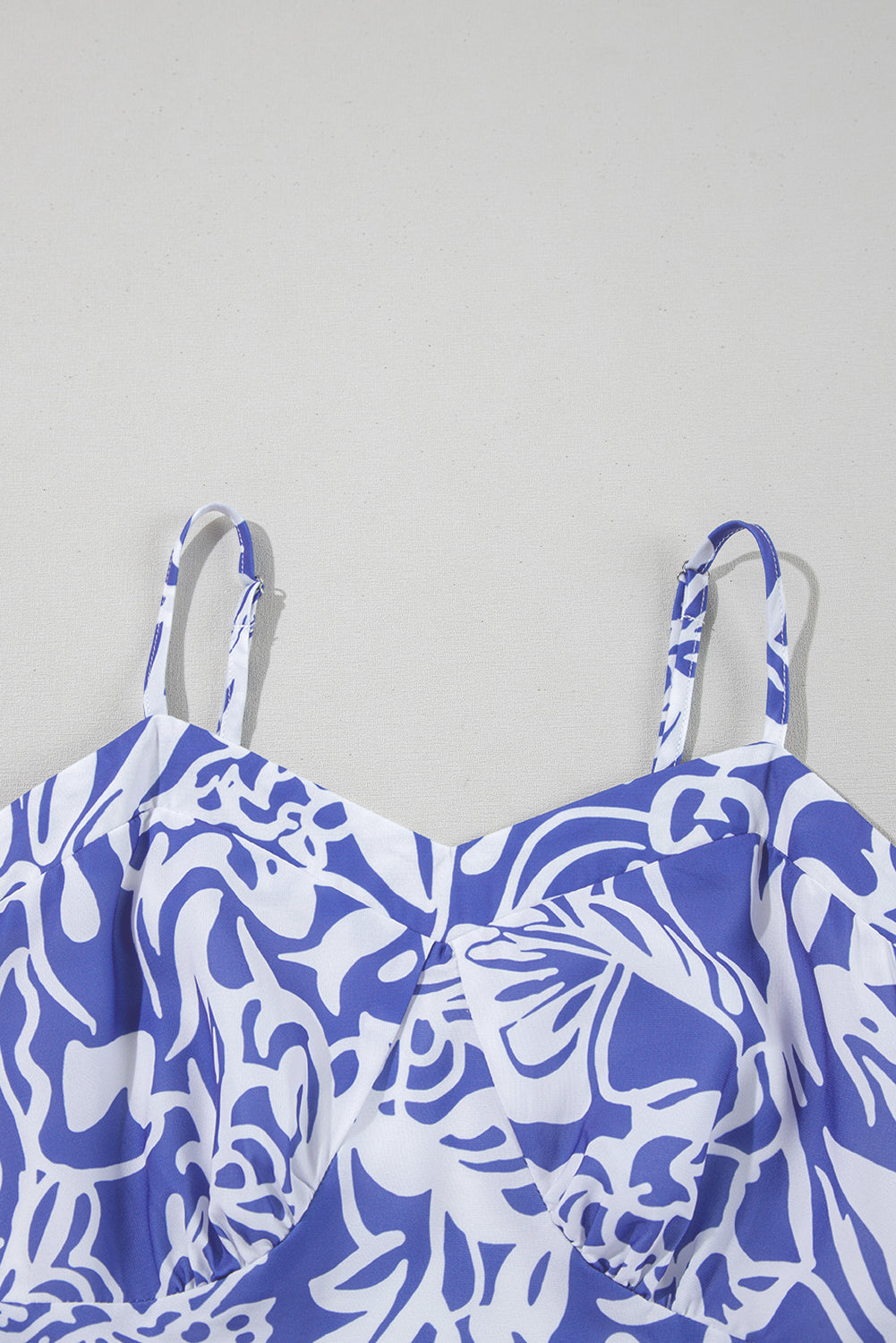 Robe maxi bleu ciel à fleurs — Bretelles spaghetti & taille haute