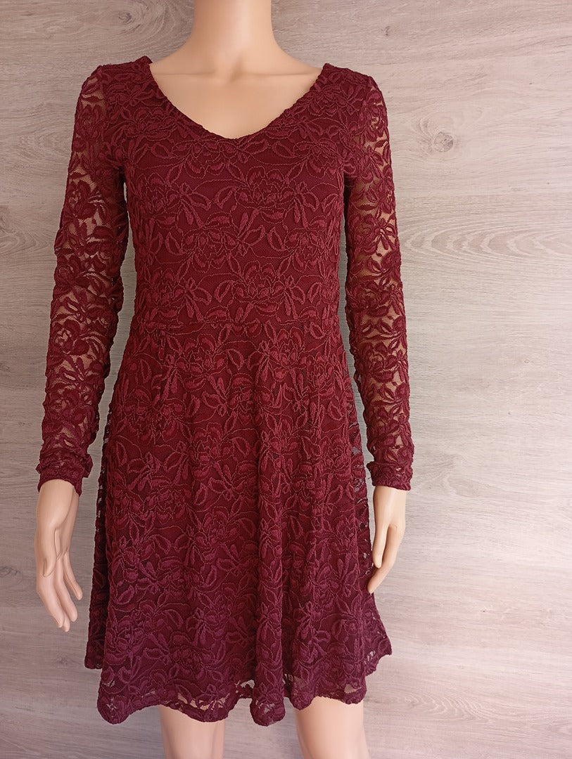 Robe Vila - M - Bordeaux - Très bon état - manches longues - Dentelle