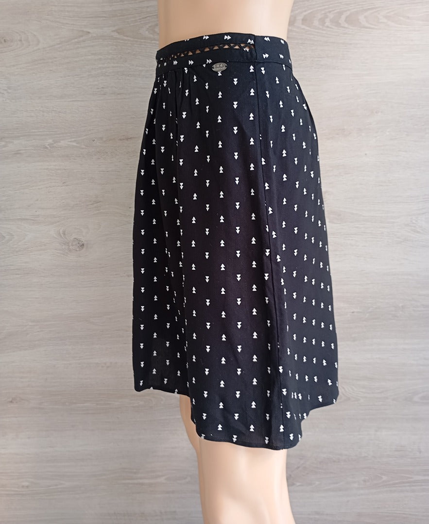 Jupe courte - Ddp - 38 - Noir/blanc - Très bon état - 100% viscose