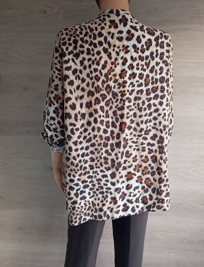Jolie chemise Zara taille Xl motifs léopard - manches longues