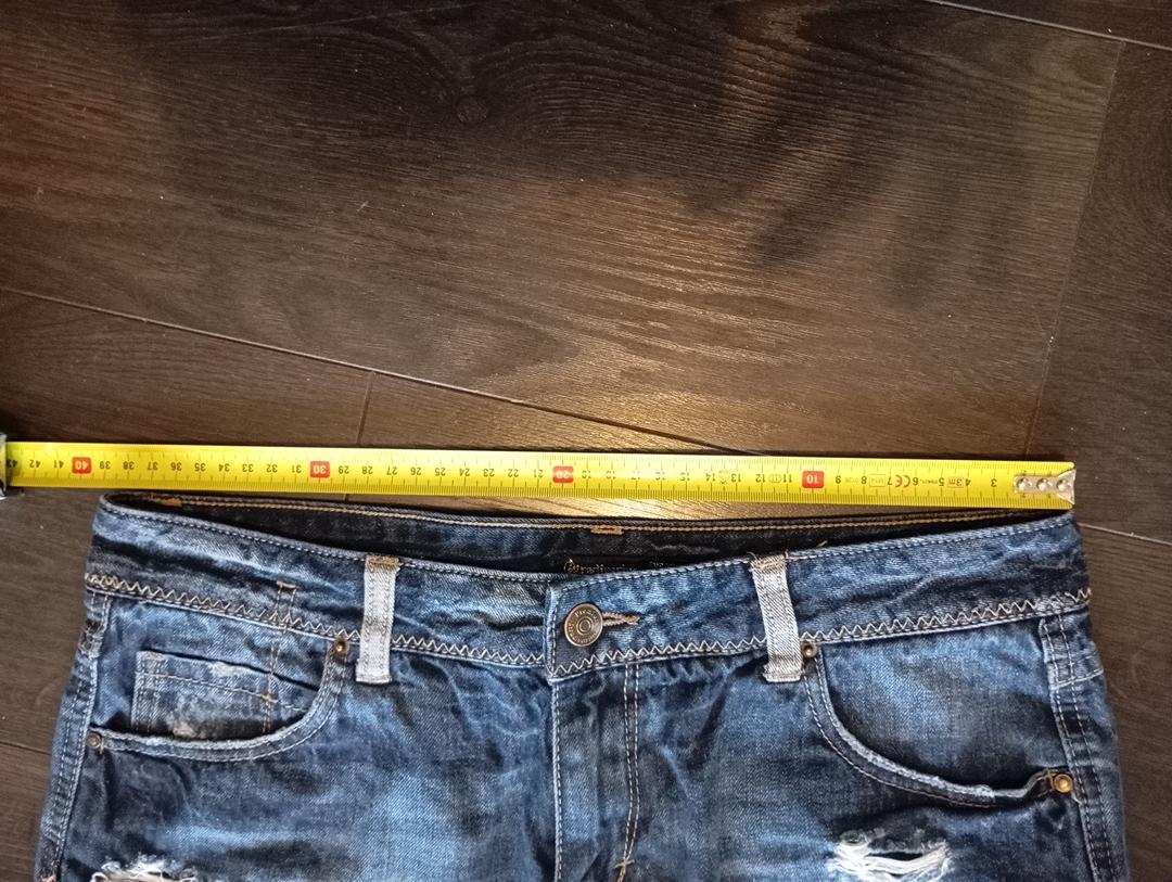 Joli short en jean Stradivarius taille S - Bleu en Très bon état