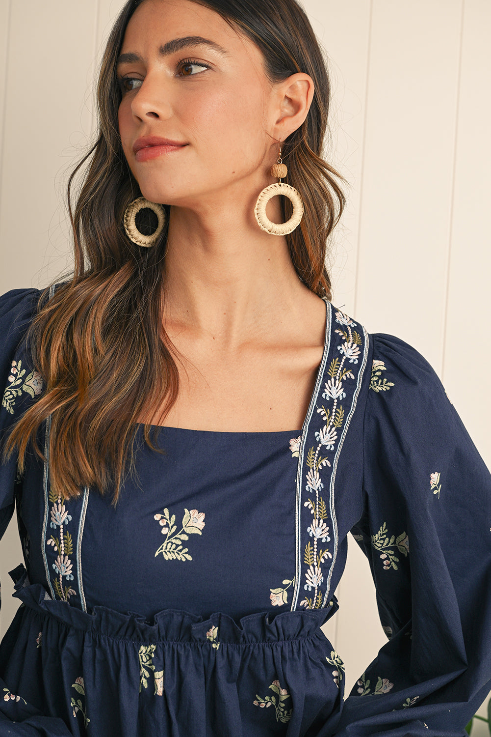 Robe Babydoll Bleue – Imprimé Floral & Manches Longues Bouffantes