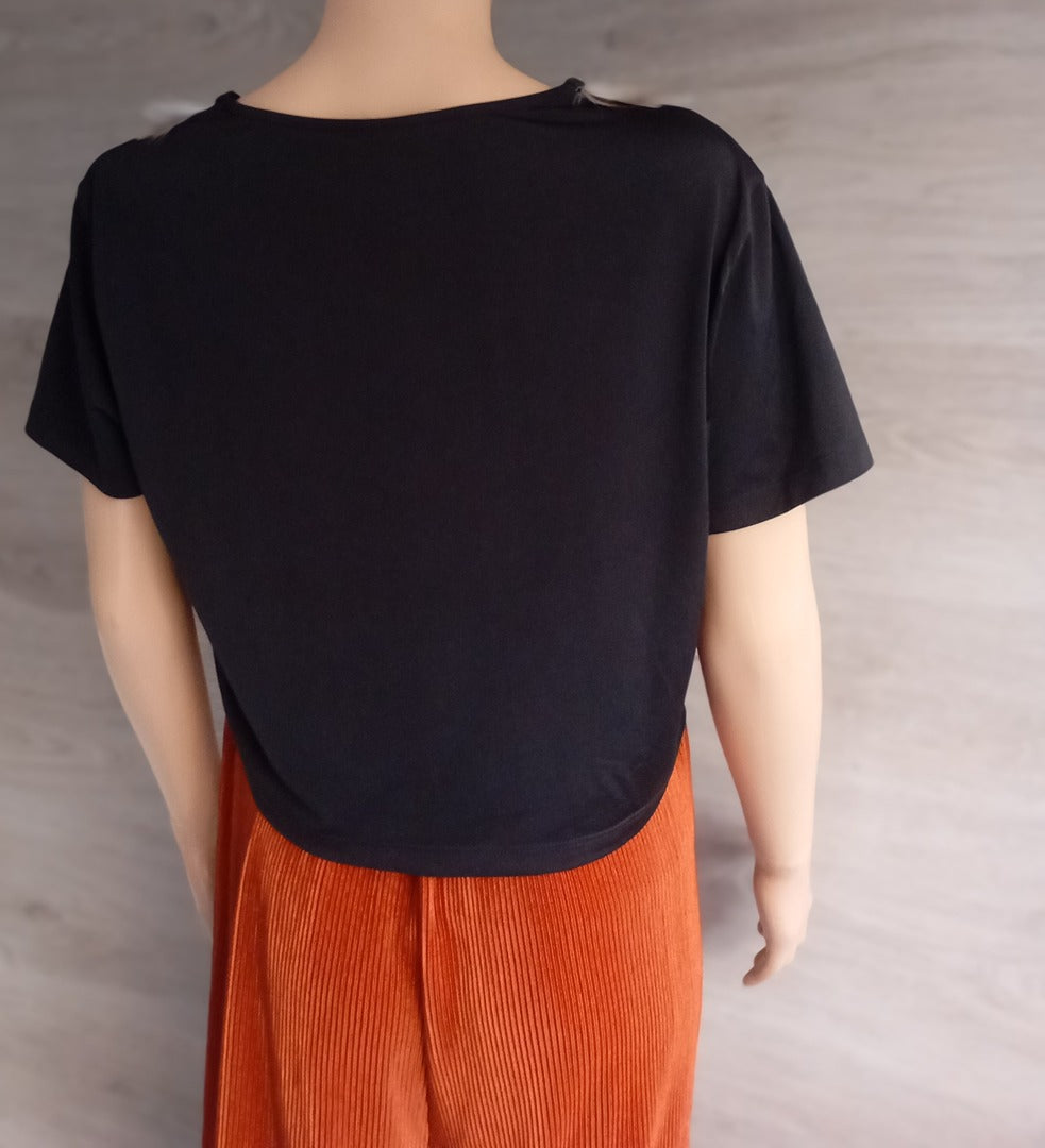 Top - tee shirt - blouse femme avec plumes Jijil taille 40 - noir - très bon état - manches courtes