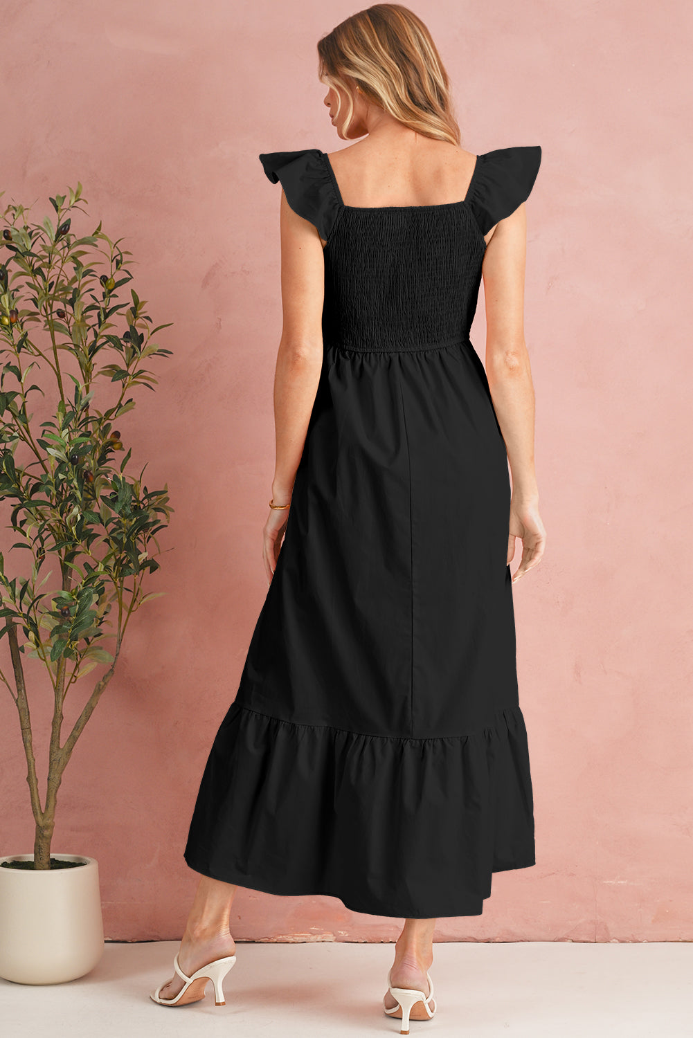 Robe longue à col V, corsage smocké et manches papillon