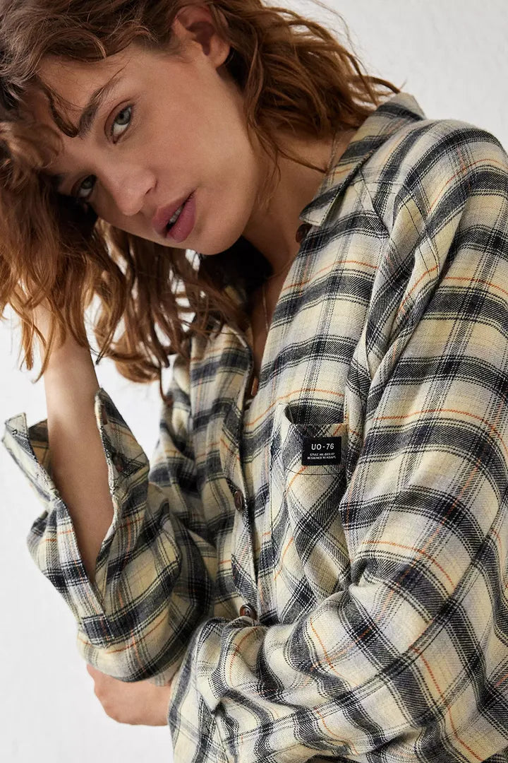 Chemise à carreaux Urban Outfitters taille S - tons crème