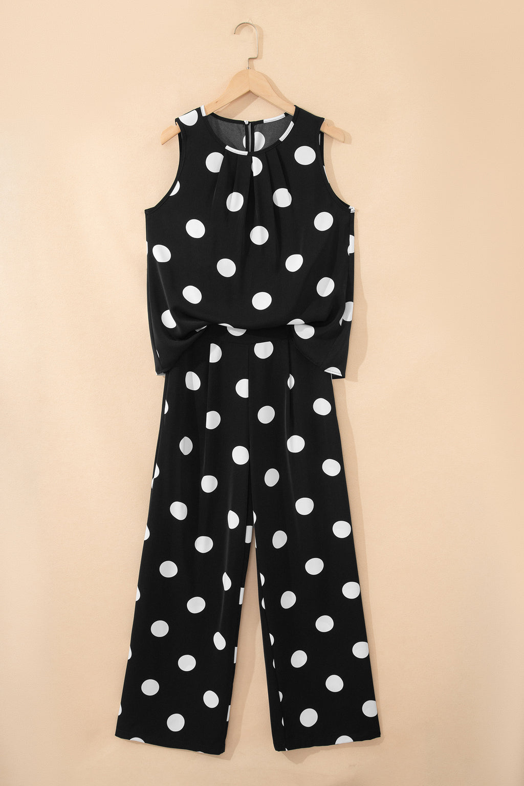 Ensemble deux pièces à pois noirs — débardeur plissé col rond et pantalon jambes larges