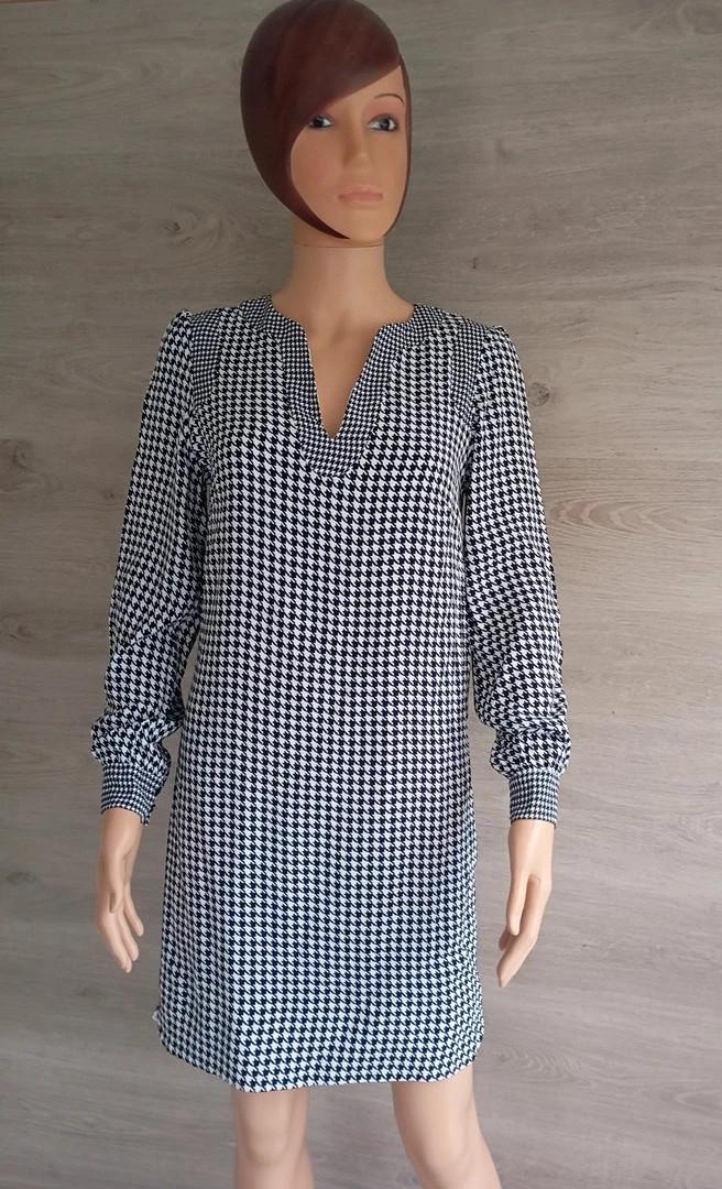 Robe Caroll taille M à carreaux Noir et blanc - très bon état - manches longues