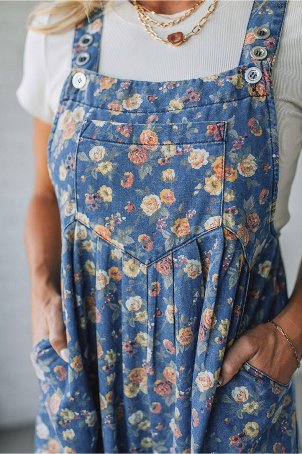 Combinaison salopette ample en jean plissé à imprimé rose vintage