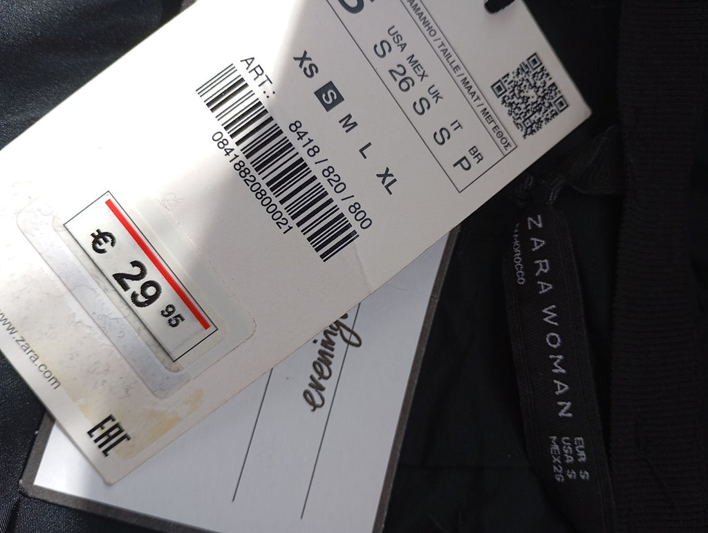 Mini-jupe noire — Zara — Taille S — Neuve