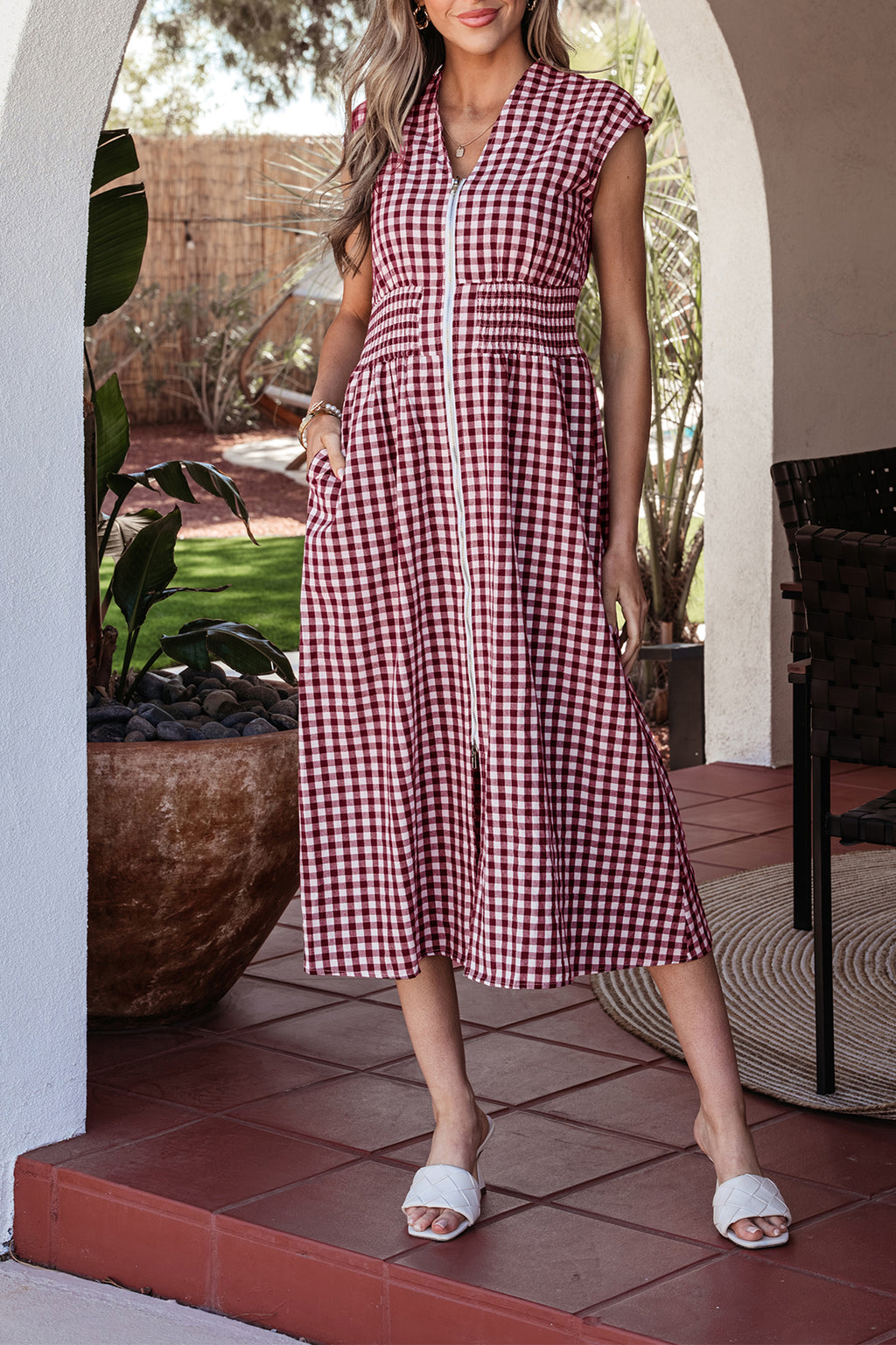 Robe maxi sans manches à imprimé vichy café — Fermeture éclair & taille cinée