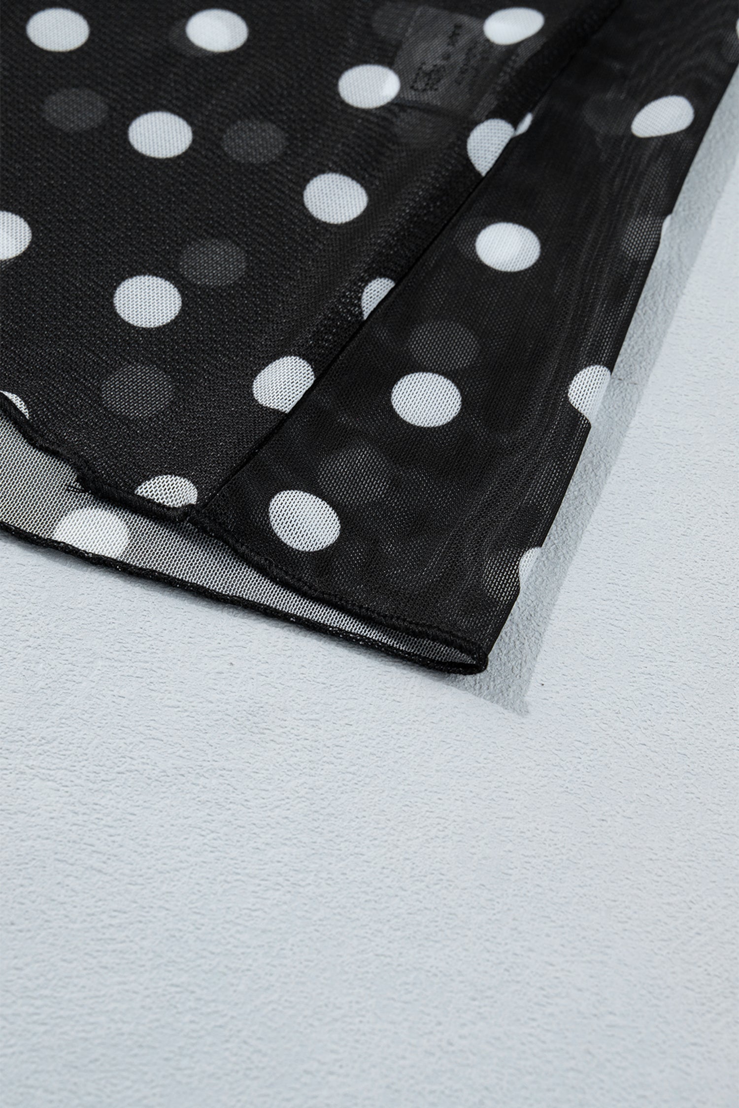 Haut en Maille à Pois Noir — Col Montant & Manches Longues Transparentes Grande Taille