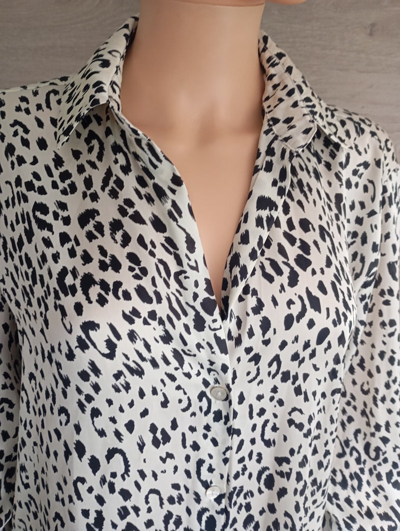 Chemise manches longues Zara taille S - style léopard noir et blanc