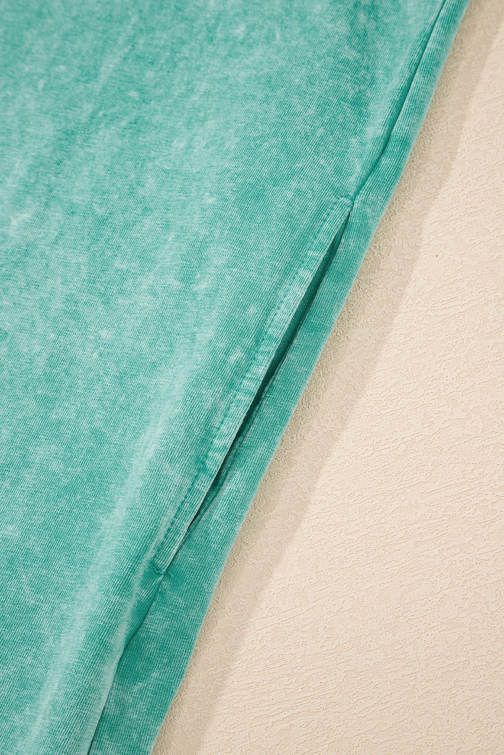 Robe courte débardeur à poches effet mineral wash en 100% coton