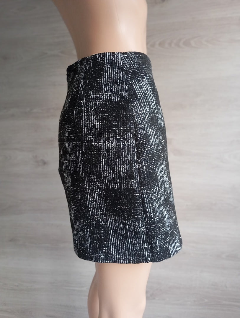 Jupe asymétrique Morgan taille 36 noir et blanc excellent état
