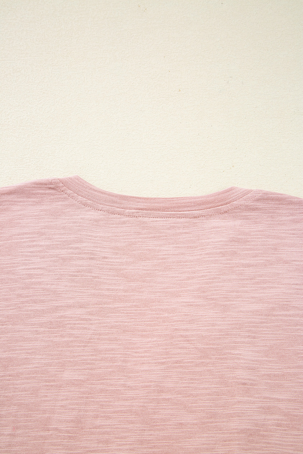 Blouse Rose Poudré — Col en V et Manches Batwing Broderie Œillets