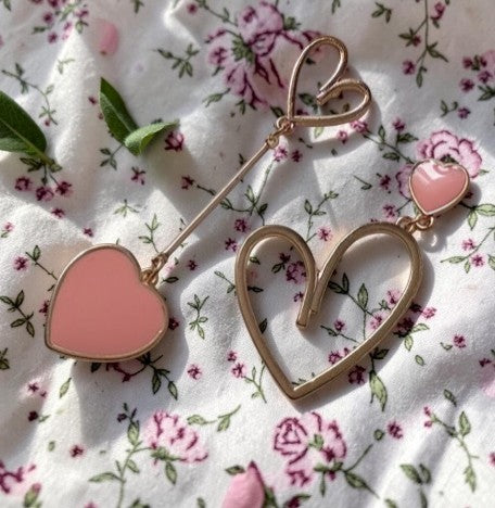Boucles d'oreilles asymétriques Doré et rose - neuves
