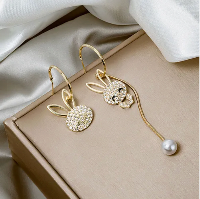 Boucles d'oreilles fantaisie - asymétriques - lapin - doré - neuves