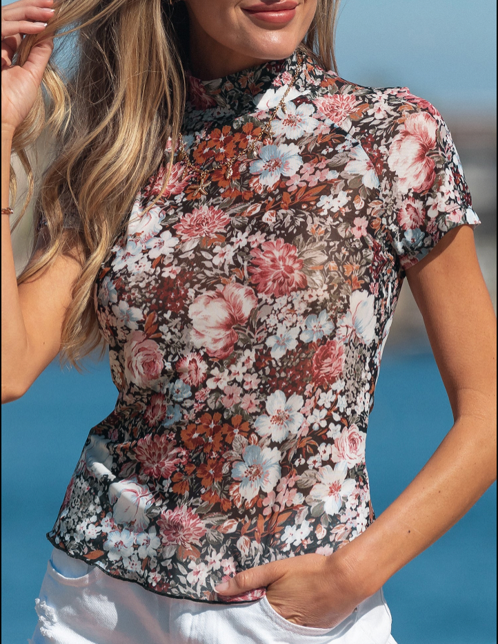 Top en Maille Florale Marron – Col Montant, Manches Courtes, Coupe Ajustée